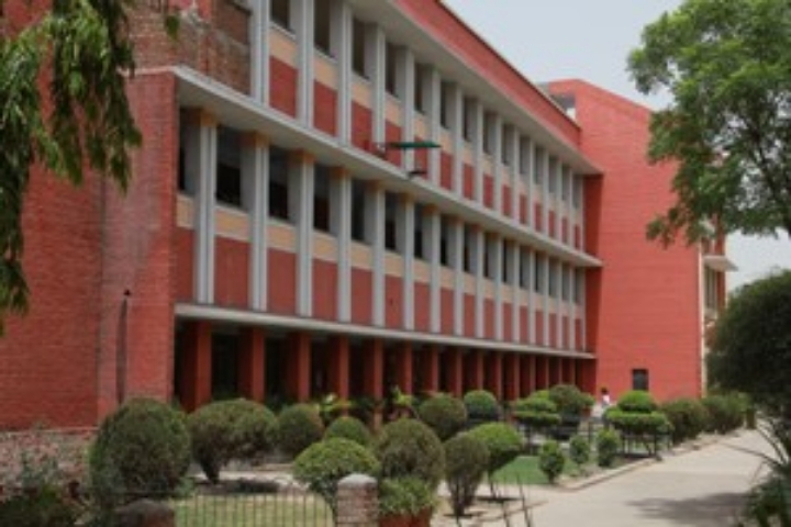 https://cache.careers360.mobi/media/colleges/social-media/media-gallery/23316/2019/7/20/College Building of Sillod Shikshan Sanstha Aurangabads Siddharth Arts Commerce and Science College Jafrabad_Campus-View.jpg